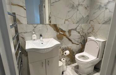 Charming Apartment in West Ealing, 12 Mins to Central London by Train, Free Parking, 8-Min Walk to Station - Foto 4