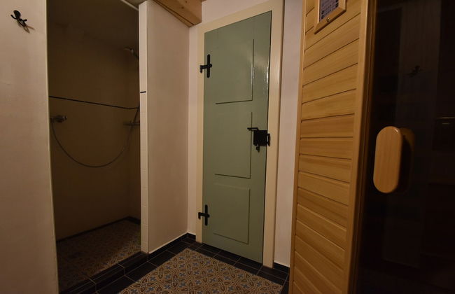 Spacious Holiday Home in Zlata Olesnice - Photo 40