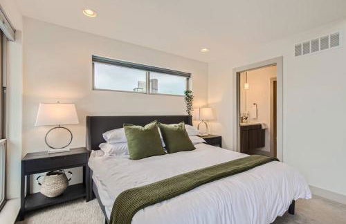 Upscale Townhome w/ Stunning Rooftop Views - Foto 18