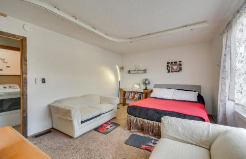 Walk to Crooked Lake Beach and Dtwn! Home with Patio - Foto 19