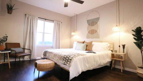 The Nomad at Gables - King Bed , Pool , Garage - Photo 4