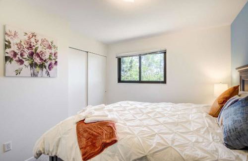 Central 3BR Home Near UCCS & Hospitals | MTR Ready - Foto 15