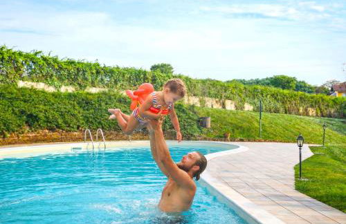 10 minuti da Gardaland con Piscina e Giardino - Foto 1