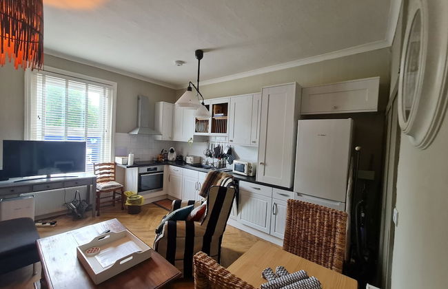 Beautifully Decorated 1-bed Apartment in Sale - Photo 6