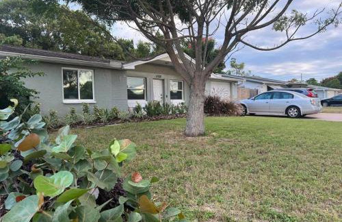 Coastal Cottage in Port Richey, Pet-Friendly Getaway Near Beaches, Parks, and Tampa - Foto 4