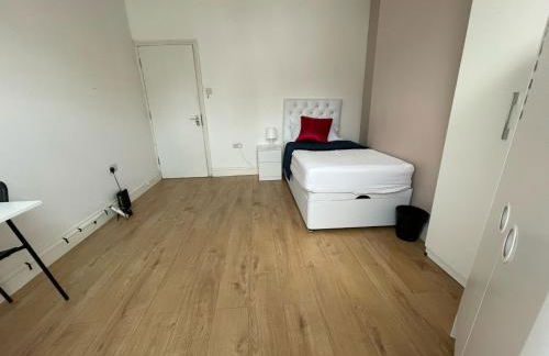 Amazing 4 bed house in Kingston - Foto 15