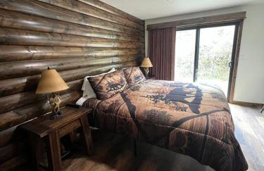Deluxe Chalet Retreat near U of O Eugene OR Large groups welcome sleeps 16 Pet stay Free - Foto 2