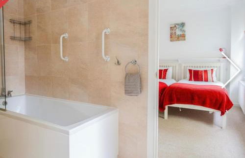 3 bedroom-house -3mins to beach- PetsOk - Photo 15