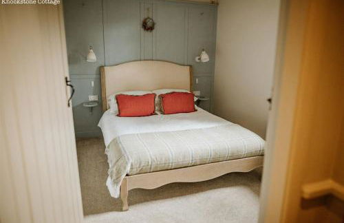 Lyme Tree Farm Cottages - Hotching Barn and Knockstone Cottage - Foto 23