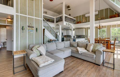 Dock and Fire Pit Stunning Lake Sinclair Home! - Foto 1