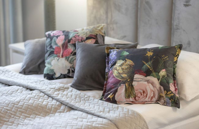 Unique Bright Apartment by Renters - Photo 6