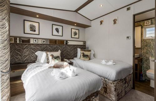 Peaceful Lake Retreat - Fishing Lakes, Heated Outdoor Swimming Pool 500yrds on Sister Park , Pool Open April to September - Foto 26