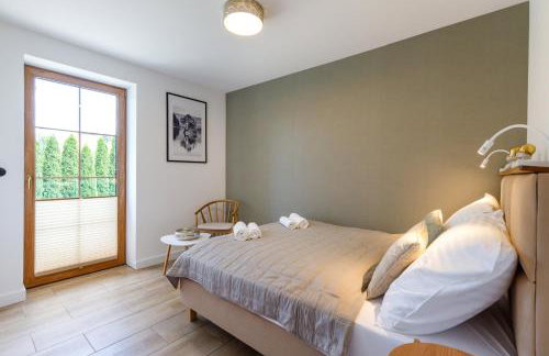 Green Door - Photo 9