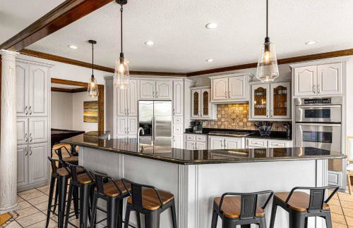 Luxury Getaway Home with Panoramic Views, Pool & Hot Tub! - Foto 12