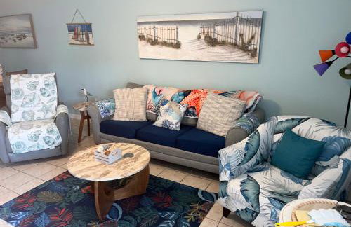 Beach access close to Walmart, Bowling,skating and Game room - Photo 2