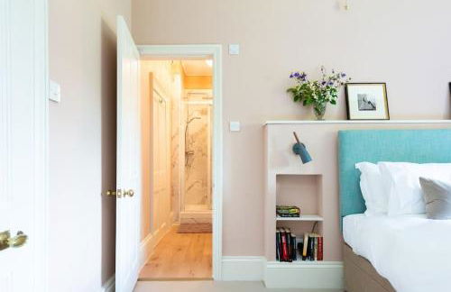 Manor Estate - Two Accommodation Wings - Sleeps 14 - Foto 47