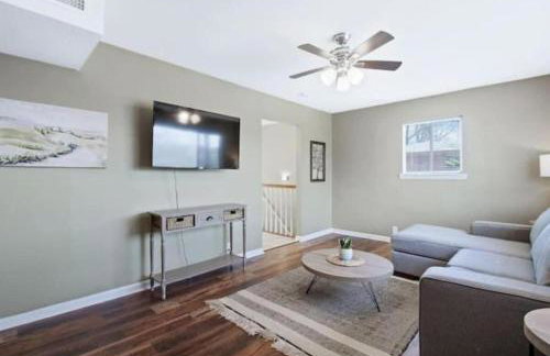 Travis' Place - Convenient and Affordable Location - Foto 20