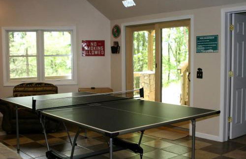 Luxury Vacation Rental with a Hot Tub for Rent in Clyde, North Carolina - Foto 15