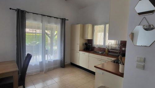 2025 Reno 2-Bed Escape w pool Min to GolfCources - Foto 2