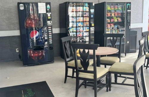 Whimsical Condo 1.5M from Disney - Foto 55