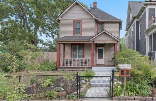 City Oasis Awaits Cozy DT Home With Hot Tub Vikings - Foto 4