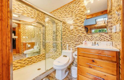 Stunning! Pocono Escape! HotTub Sauna Pool Ski Pet-Friendly Firepit Game Room Fireplace BBQ Lakes Tennis Fishing - Foto 33