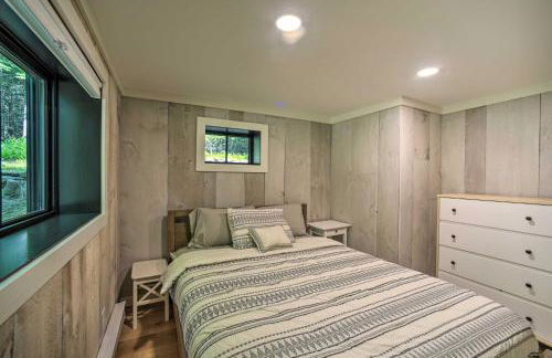 Sleek Cabin with Deck, 8 Miles to Mount Snow and Hikes - Foto 21