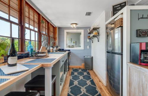 Waterfront on Lake Talquin - Near FSU - Stunning Views - 2 Story Deck - Fire Pit - Fast 1000 mbps Internet - 3 min from Boat Ramp - Foto 8