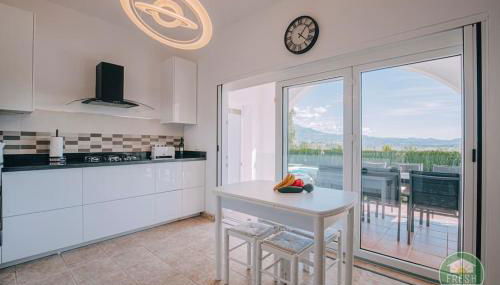 Casa Wood - family holiday villa with pool - Photo 4, stove, pet friendly, minibar