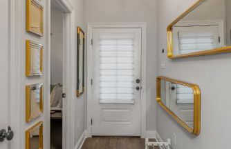 Modern Regional Art Gallery Home - Spacious & New! Tv in each room - Foto 19