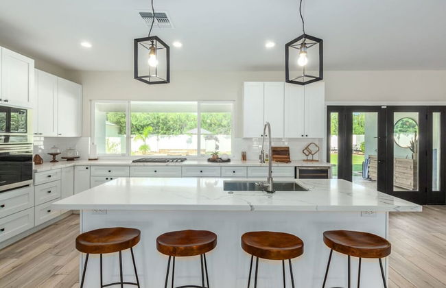 Modern Arcadia Estate Htd Pool Bikes Chef Kitchen - Foto 5