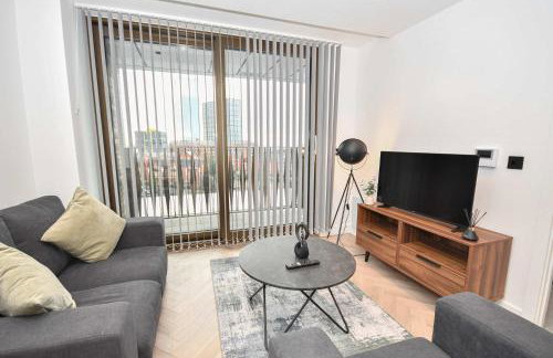 Contemporary Flat in Central Manchester w Balcony - Photo 6