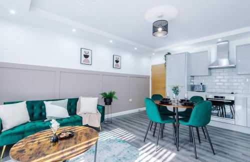 Heart of Didsbury Luxury 2 Bed Apartment by HASS HAUS - Photo 24