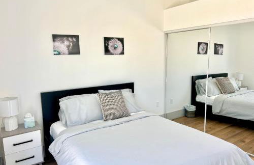 Newly Gated Stylish Steps to Hollywood 2B2B - Foto 35