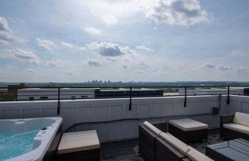 Side-by-Side Homes with Hot Tubs - Sleeps Over 20 Guests - Photo 9