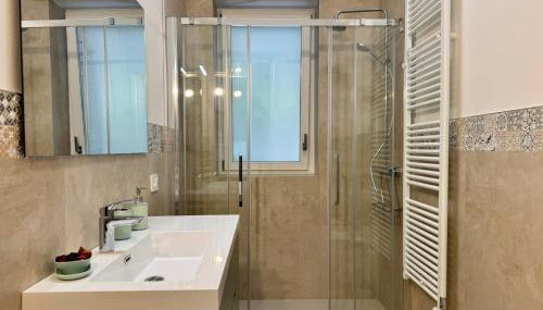 Residence Casa Palmira - Modern Apartments near Neɡrar Hospital - Valpolicella - Foto 2, Shower