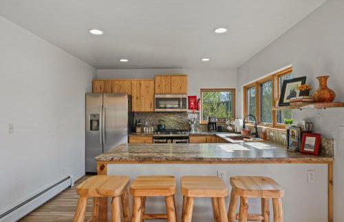 Secluded Mtn home by Purg, Hot Tub, Views! Pets ok - Foto 9