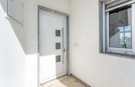 Sunny 3BDR Apt with Pool in Ferreiras by LovelyStay - Foto 29