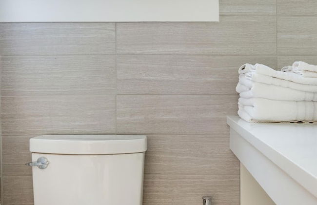 Downton Annie Apartment One 2BD 1BA Parking - Foto 12