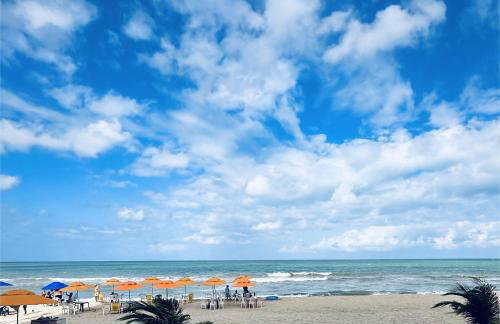 Flat 10 andar no Golden Beach acesso direto a praia - Photo 16