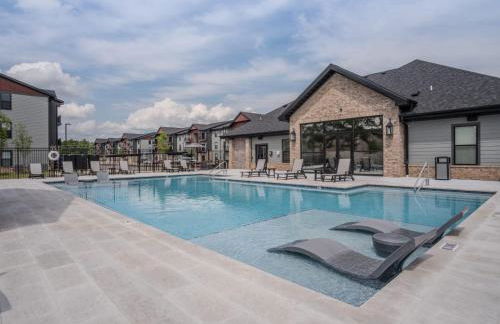 Cozy Luxury Apt, Gym, King Bds, Comfy Sectional - Foto 14