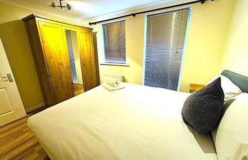 Cosy 2 Bedroom Canary Wharf House with Private Garden - Foto 14