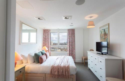 2 Bed 2 Bath Penthouse With Amazing Views with Free Parking - Foto 17