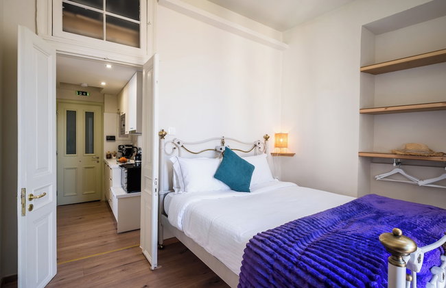 Fotiadis Family Luxury Suites by Konnect - Photo 15