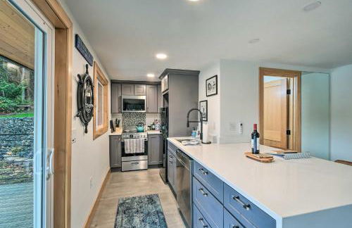 Dreamy Bayfront Cabin with View, Dock and Kayaks - Foto 8