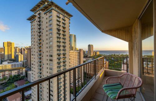 Honu Hale Penthouse 2 BDR Ocean View Waikiki - Photo 51