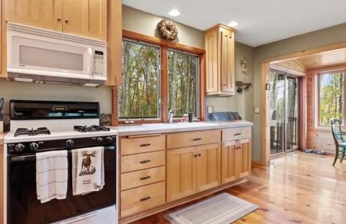 Winter Hideaway Lakeside Cabin Snowmobile - Foto 14