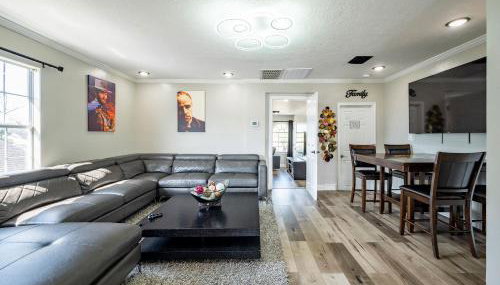 3BR HOME SLEEPS 8 DOWNTOWN Med CTR /pet/EV - Foto 4