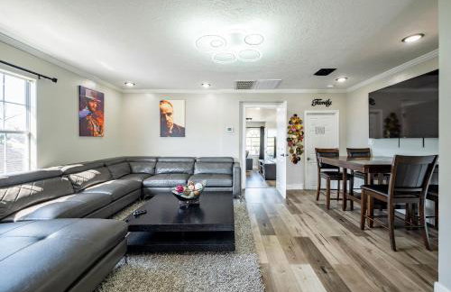 3BR HOME SLEEPS 8 DOWNTOWN Med CTR /pet/EV - Foto 4