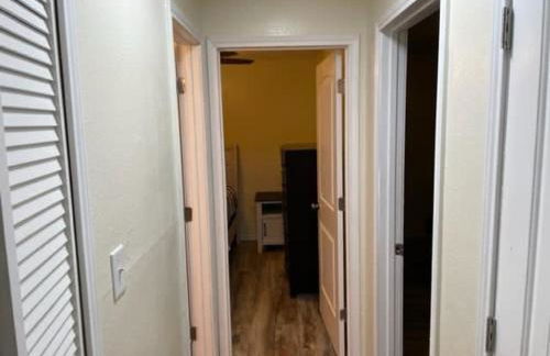 Comfortable downstairs 2 bed next to Fort Sill - Photo 8